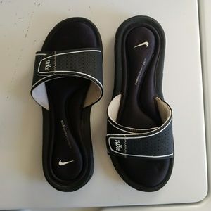 MEMORY FOAM NIKE SLIDE
